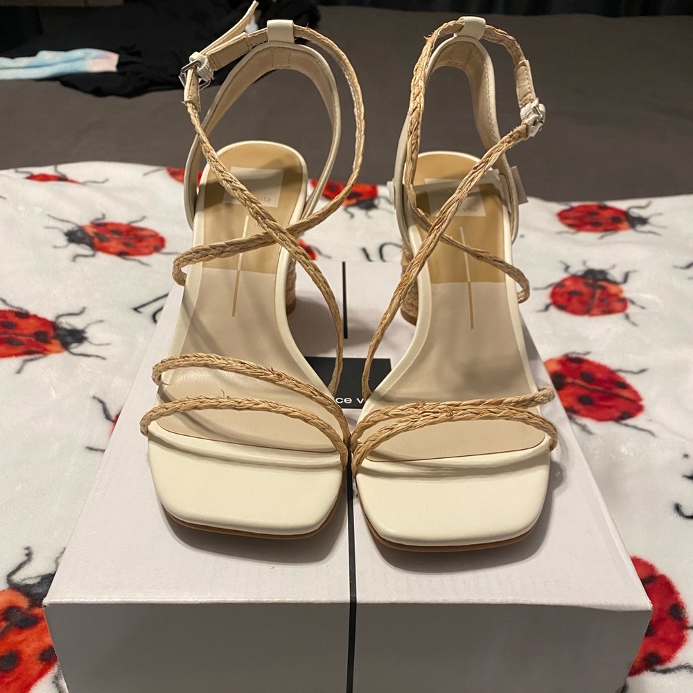 Dolce vita white heels 💙